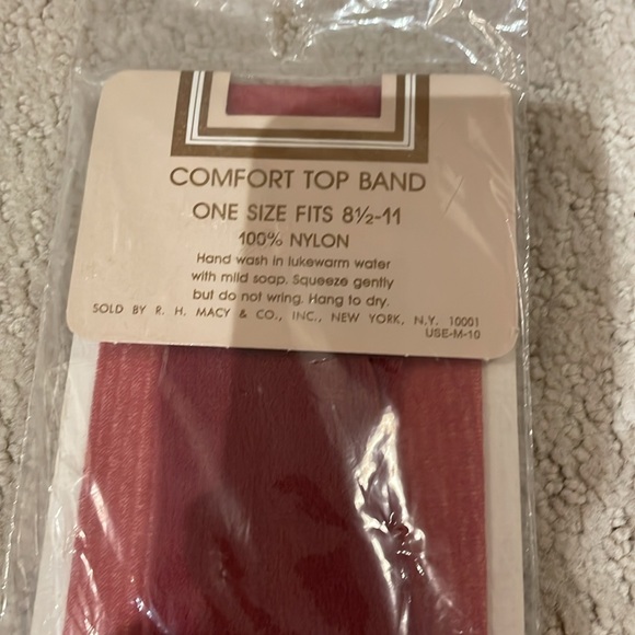 Clubhouse by Macy’s nylons 🏯 - Picture 2 of 2